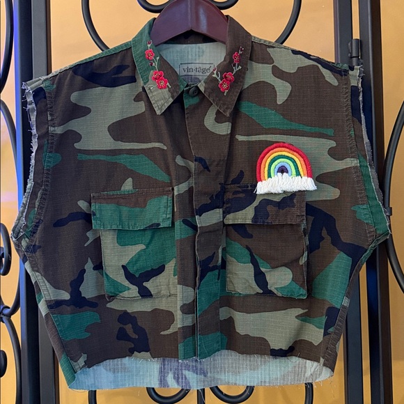 vin•tagé Jackets & Blazers - VIN•TAGÉ Custom Camo Vest